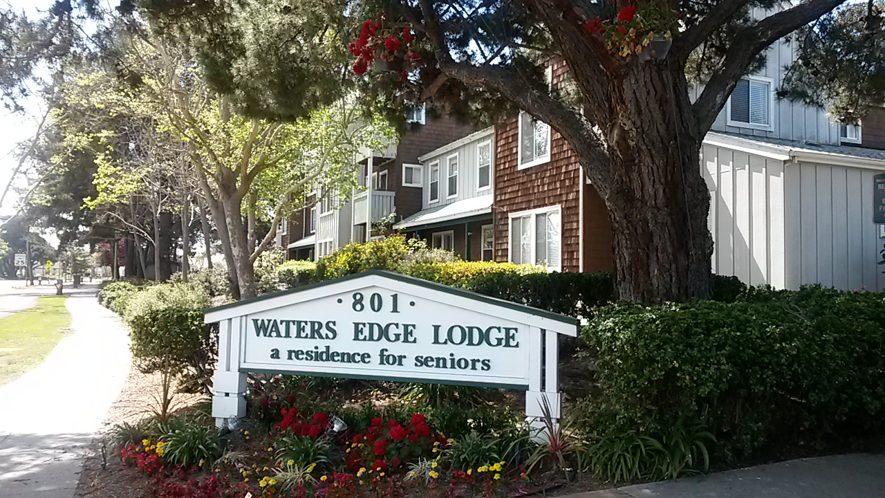 Waters Edge Lodge