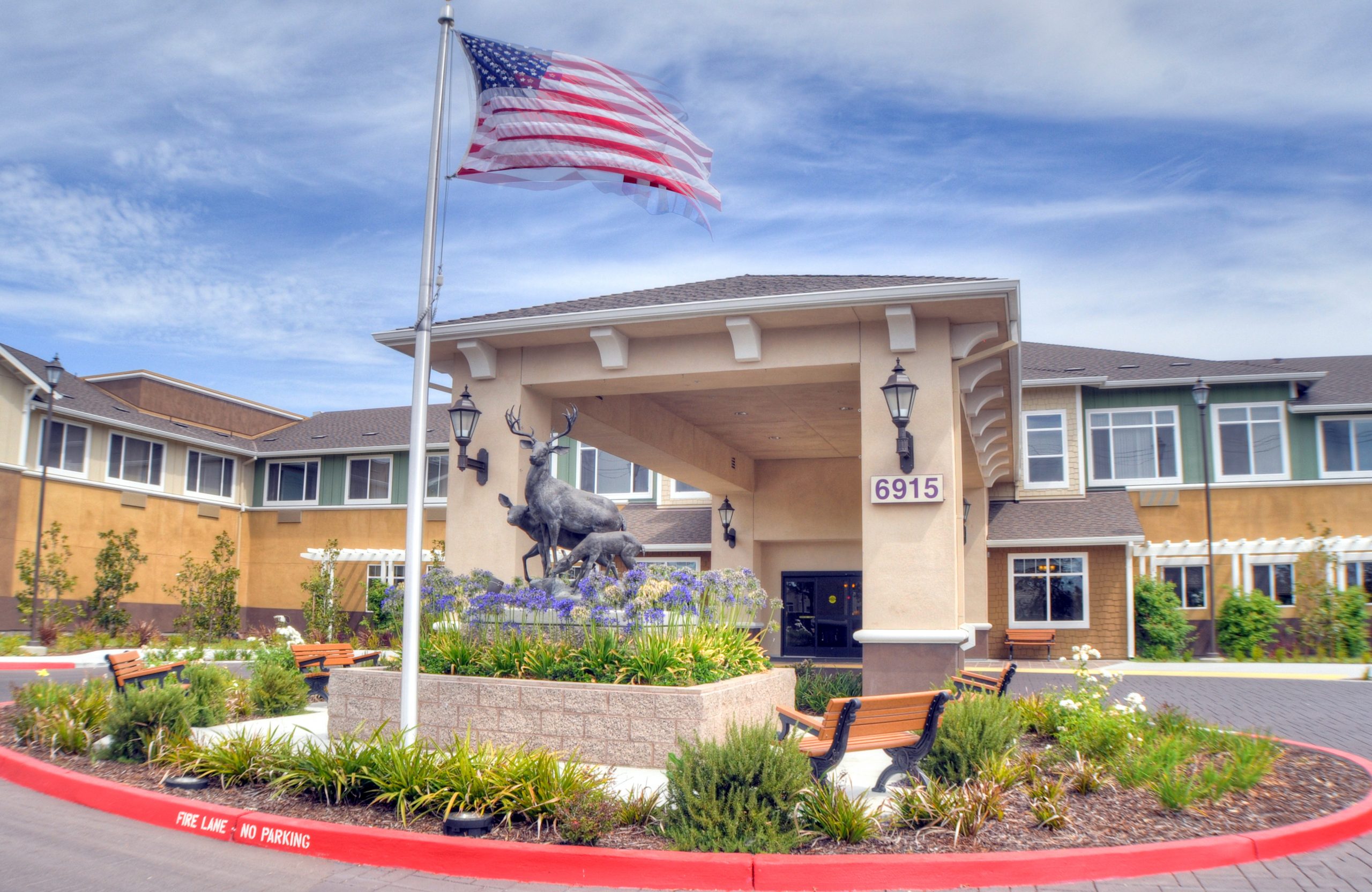 Carlton Senior Living Elk Grove