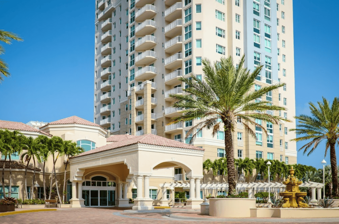 Vi at Aventura