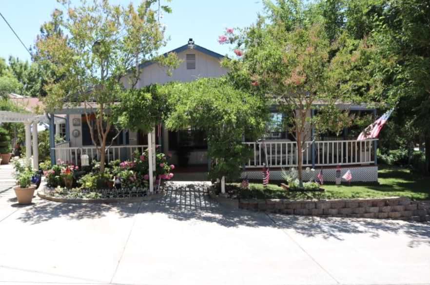 Meadow View Manor